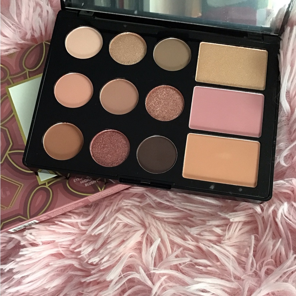 NIB Laura Geller The Wearables Purely Natural 12-Color Eyeshadow Blush Palette